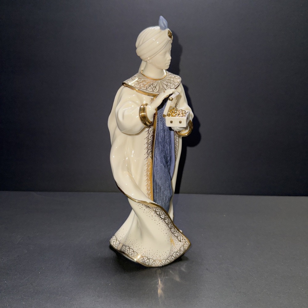 Lenox First Blessing Balthazar Figurine Nativity Wise Man Porcelain Gold Trim - Picture 6 of 7